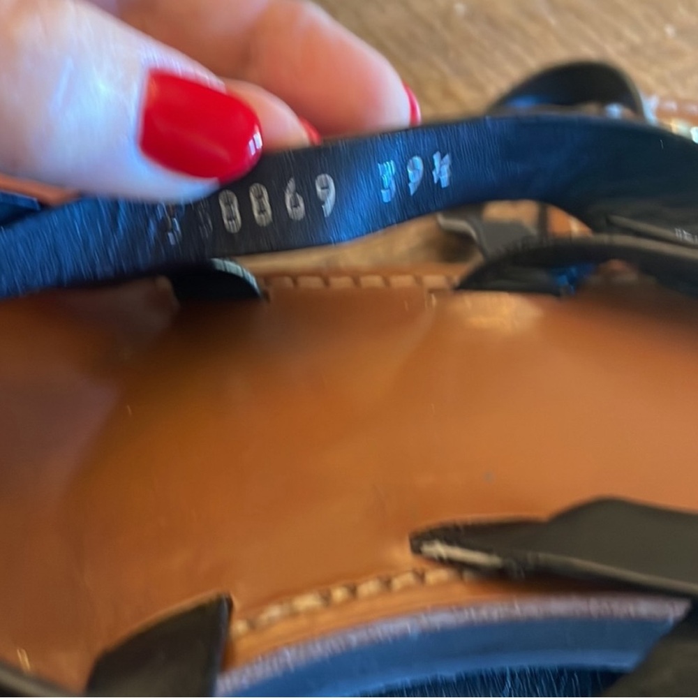 Authentic Gucci GG Black leather signature strap flat thong sandal size 39.5/9 - Picture 4 of 7